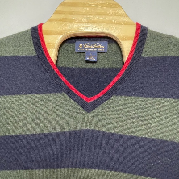 Brooks Brothers 100% Merino Wool Navy and Green Striped V Neck Sweater Men's L - Picture 3 of 8